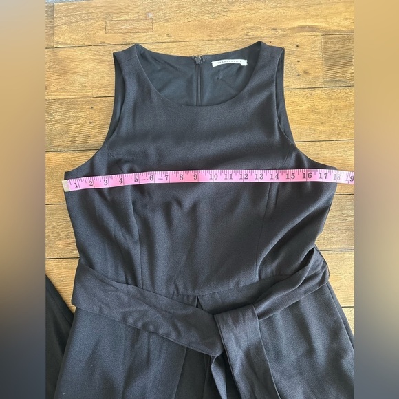TASH AND SOPHIE Chic Black Sleeveless Jumpsuit Belted Wide Leg Stretchy Sz 6 - Picture 6 of 12